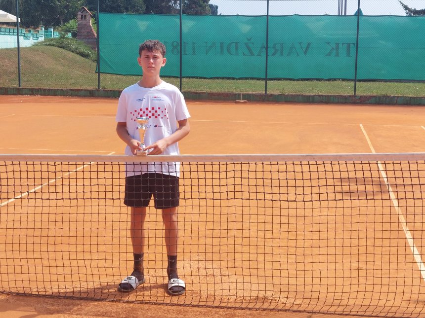 Mladi varaždinski tenisač Ivan Banek niže uspjehe na nacionalnoj sceni